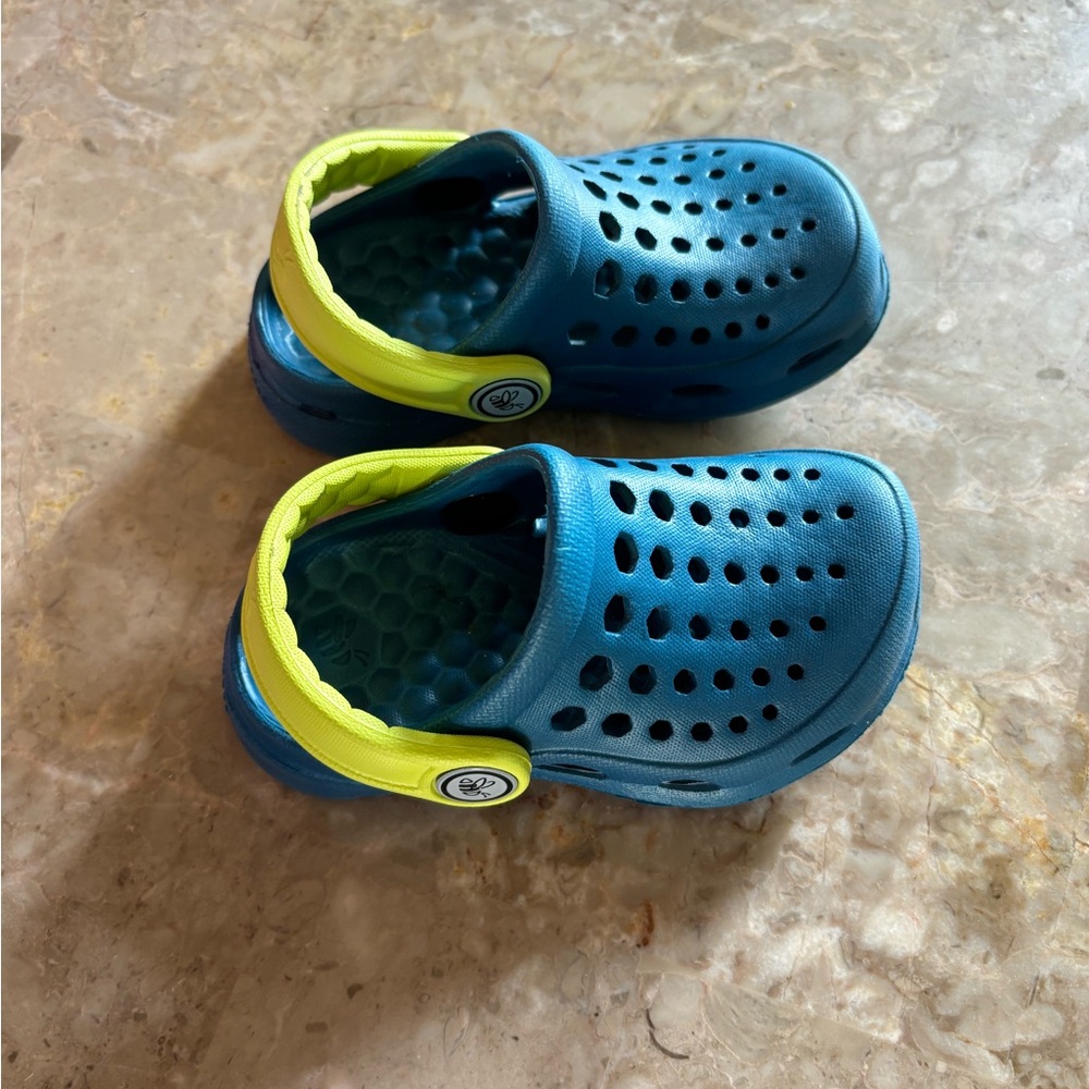 JoyBees toddler clogs